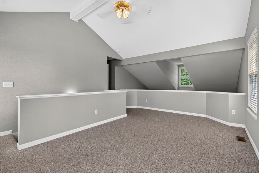More Photos Of 9 Mingo Ln, Lake Saint Louis General Retail For Lease