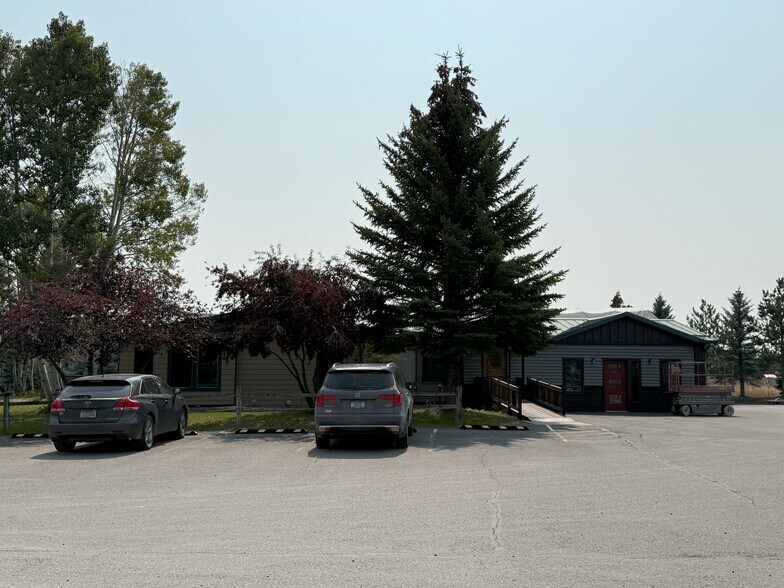 Primary Photo Of 1554 Amsterdam Rd, Belgrade Office For Lease