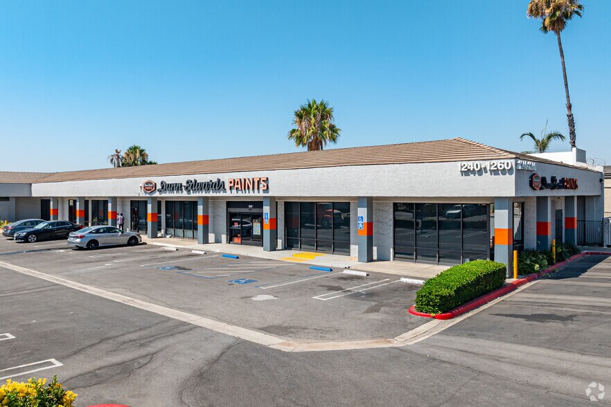 More Photos Of 1240-1260 W 7th St, Upland Unknown For Lease