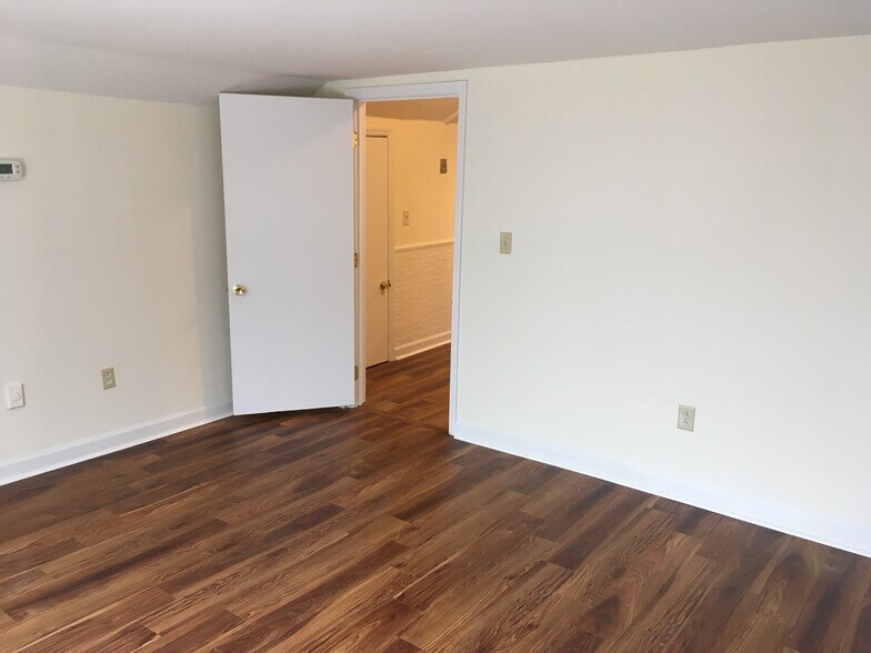 More Photos Of 635 E Bay St, Charleston Office Residential For Lease