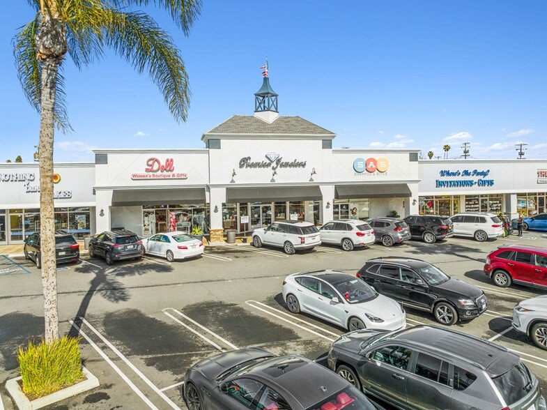 More Photos Of 250 E 17th St, Costa Mesa Unknown For Lease