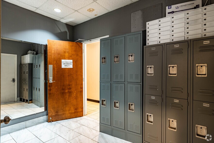 More Photos Of 5714 Edmondson Pike, Nashville Freestanding For Sale