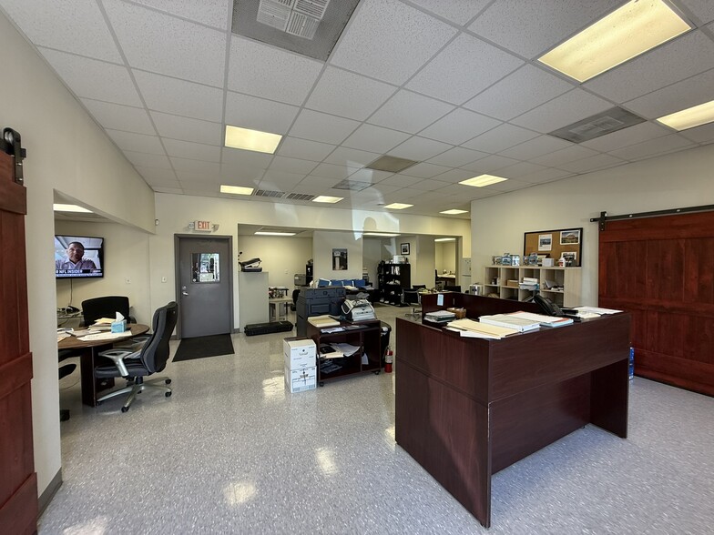 More Photos Of 201 N 16th St, La Porte Industrial For Sale