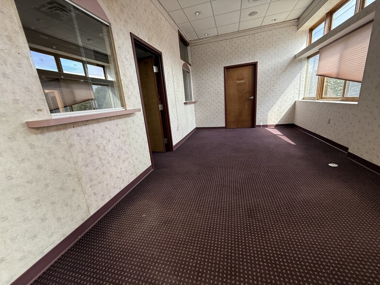 More Photos Of 23 Grand St, Kingston Office For Sale