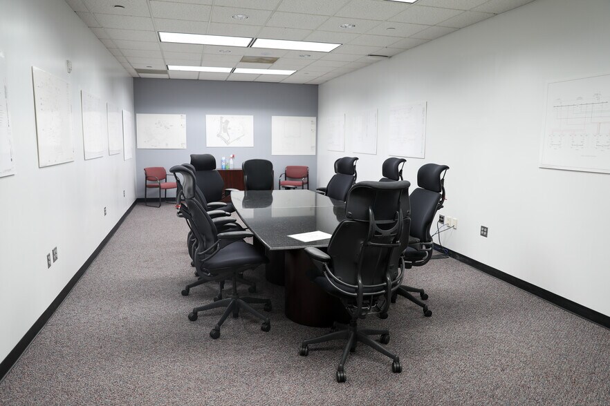 More Photos Of 1001 Windward Concourse, Alpharetta Industrial For Lease