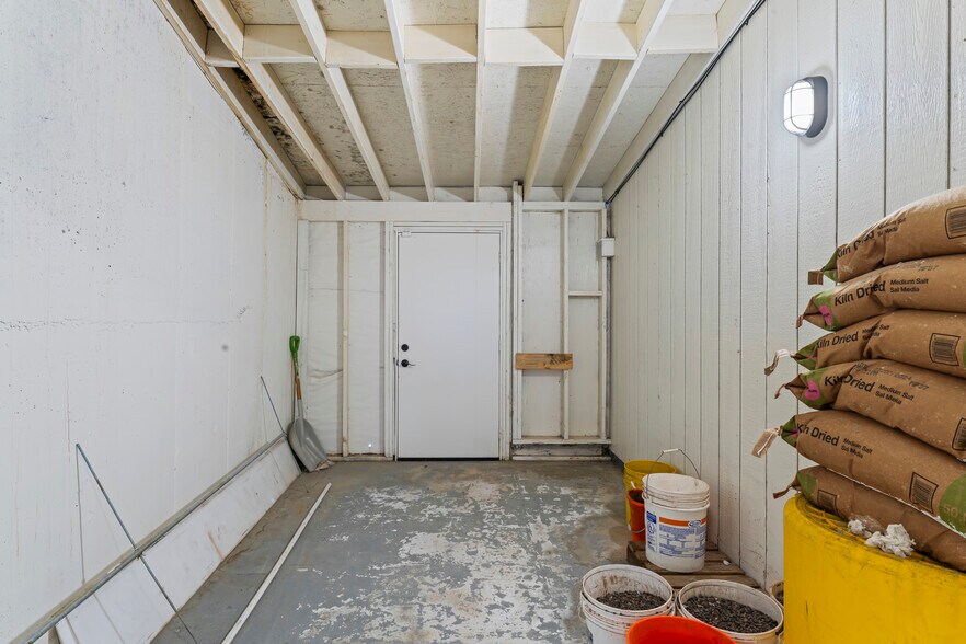 More Photos Of 31961 Hilltop Blvd, Running Springs Loft Creative Space For Sale