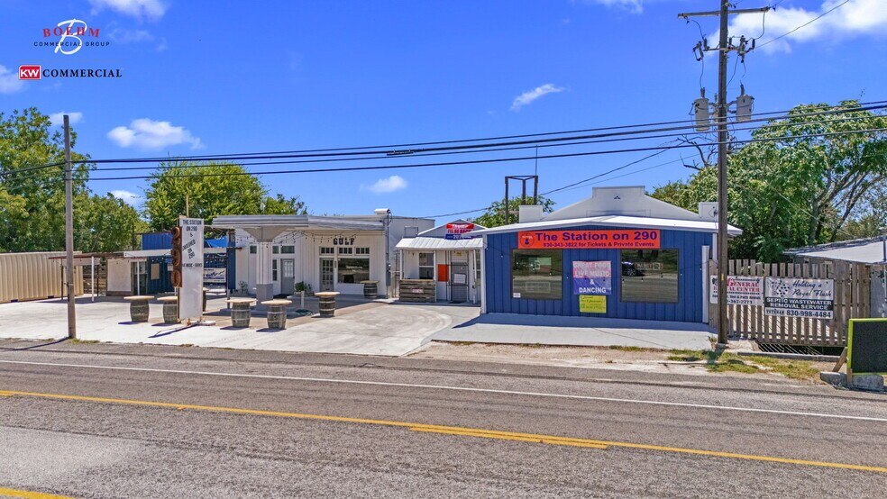 More Photos Of 23699-23737 W US Highway 290, Harper Storefront For Sale