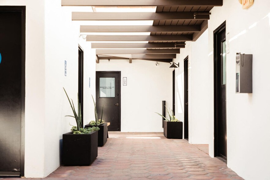 More Photos Of 300 E Santa Clara St, Ventura Medical For Lease