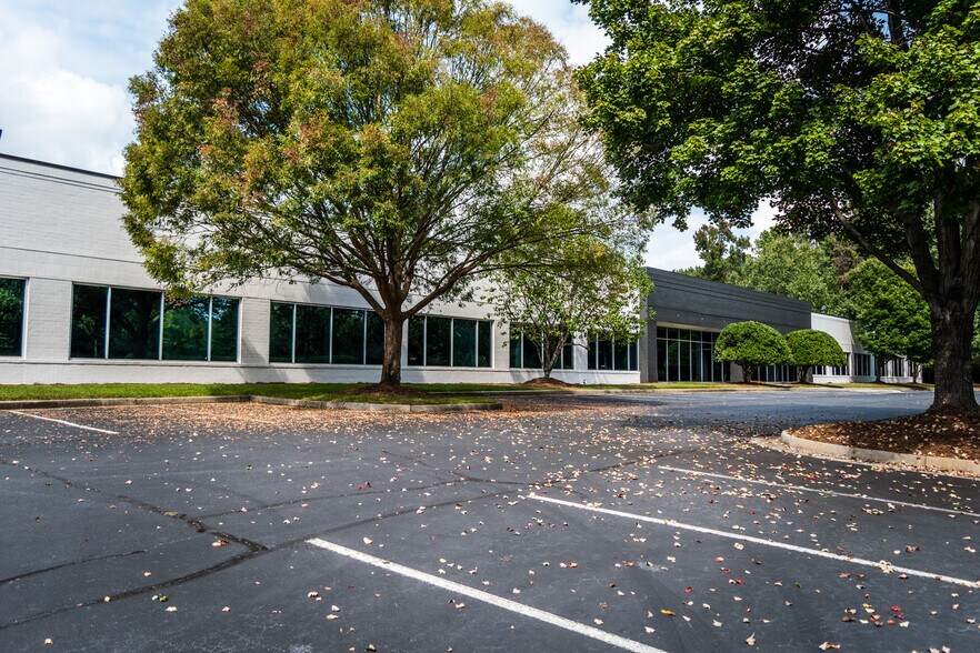 More Photos Of 11560 Great Oaks Way, Alpharetta Unknown For Lease