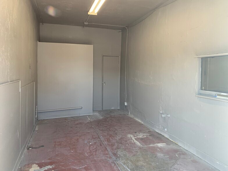 More Photos Of 501 S Fetterly Ave, East Los Angeles Storefront Retail Residential For Sale
