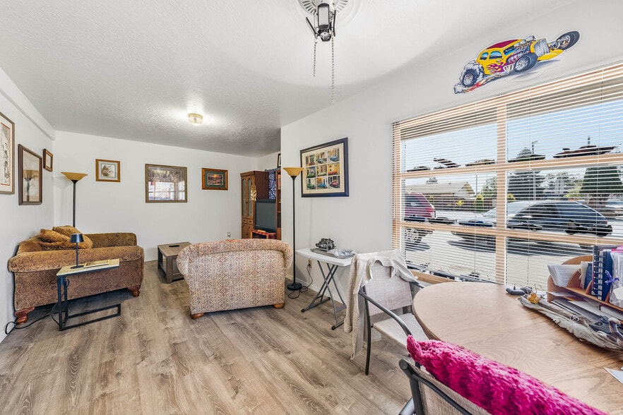 More Photos Of 542 Pacific Ave, Brookings Multifamily For Sale