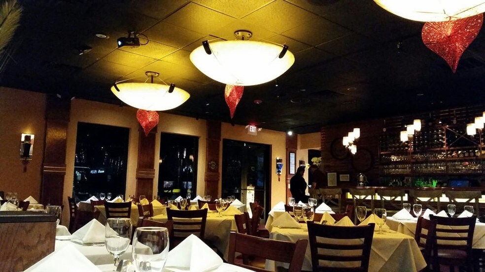 More Photos Of 14543 Memorial Dr, Houston Restaurant For Lease