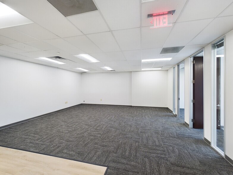 More Photos Of 1701 N Collins Blvd, Richardson Office For Lease
