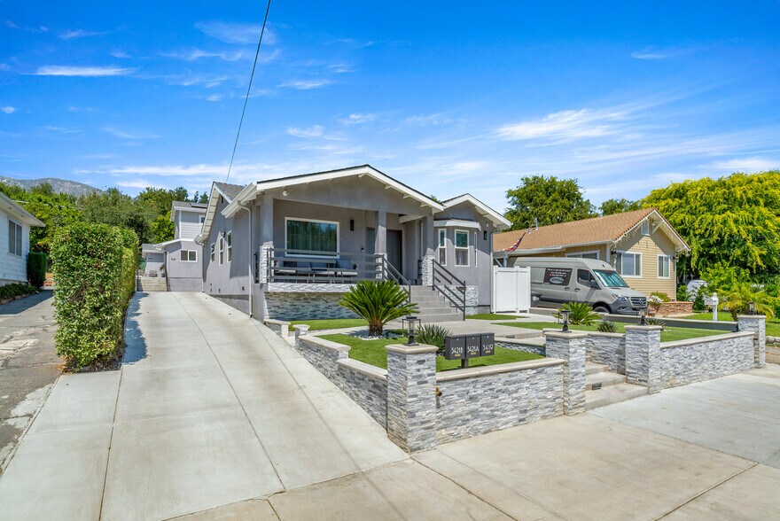More Photos Of 3419 Montrose Ave, La Crescenta Multifamily For Sale