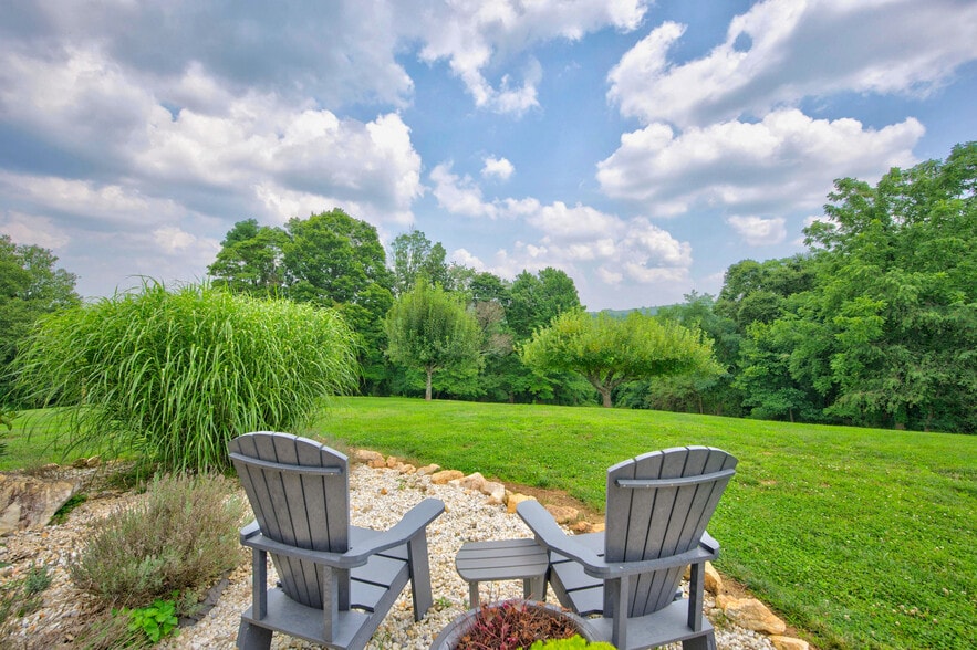 More Photos Of 1661 Turner Spur Rd, Fancy Gap Healthcare For Sale