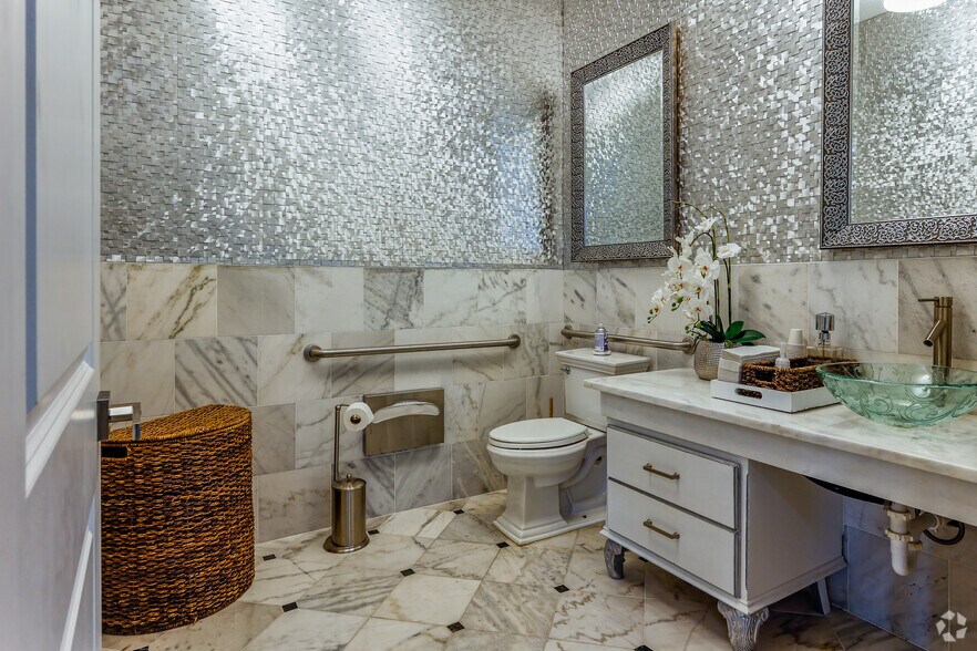 More Photos Of 3600 Eldorado Pky, McKinney Medical For Lease