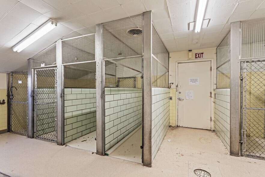 More Photos Of 1454 Tamarac St, Denver Flex For Sale