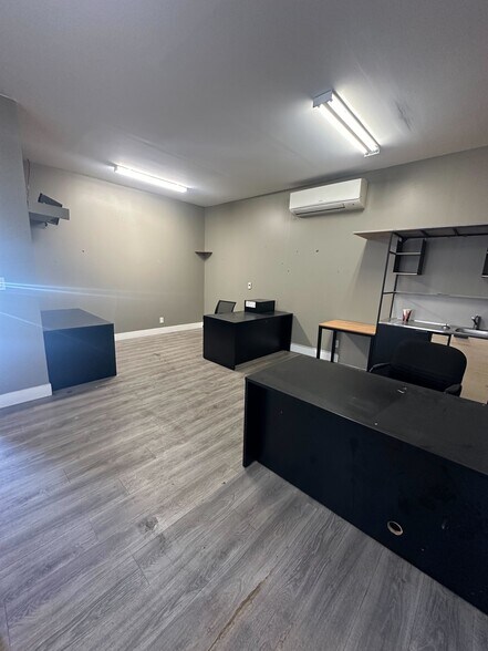 More Photos Of 3064 Review Ave, Long Island City Warehouse For Lease