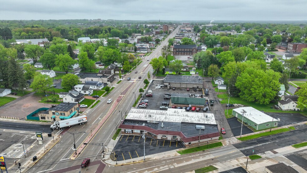More Photos Of 1301-1305 S Central Ave, Marshfield Convenience Store For Sale