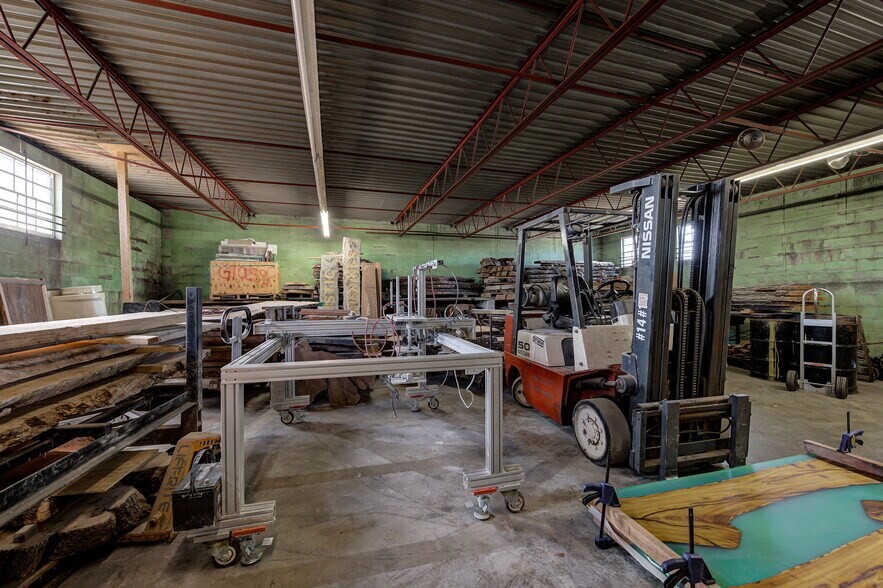 More Photos Of 1615 N Portland Ave, Oklahoma City Warehouse For Sale