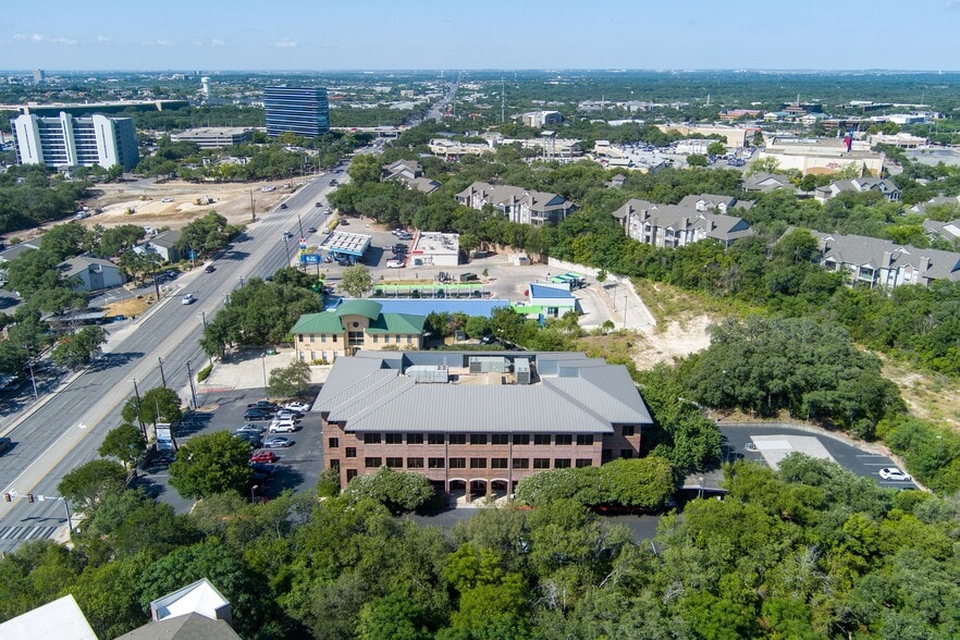 More Photos Of 11467 Huebner Rd, San Antonio Office For Sale