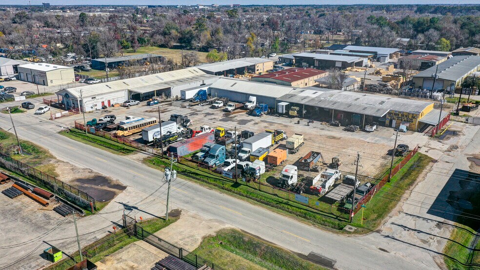 More Photos Of 13846 Chrisman Rd, Houston Warehouse For Sale