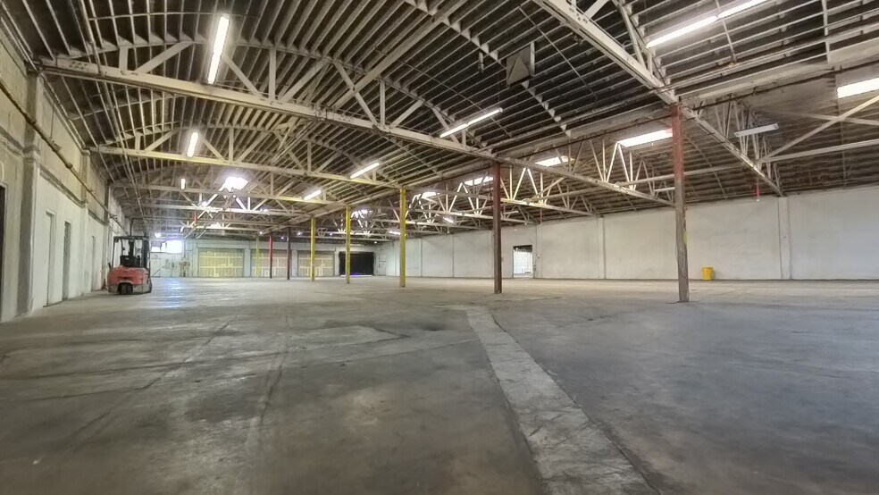 More Photos Of 1363 S Bonnie Beach Pl, Commerce Warehouse For Lease