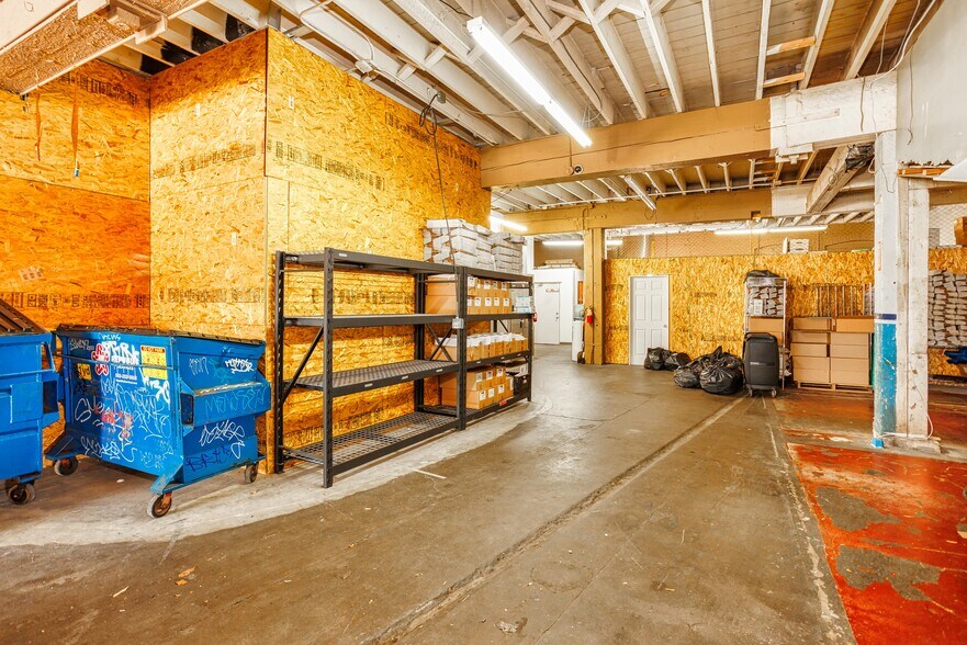 More Photos Of 205-207 NE Martin Luther King Jr Blvd, Portland Service For Lease