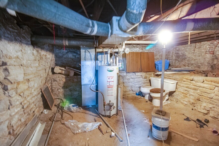 More Photos Of 1011 State St, Alton Apartments For Sale