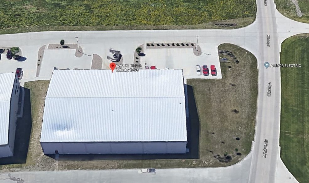 More Photos Of 6263 NE Industry Dr, Des Moines Warehouse For Lease