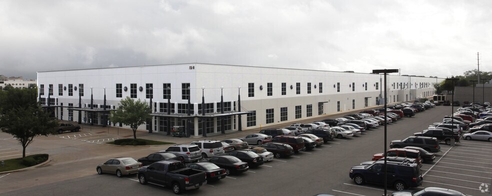 More Photos Of 7551 Metro Center Dr, Austin Research And Development For Lease