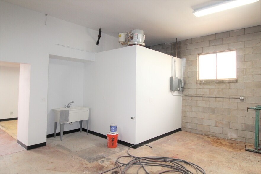 More Photos Of 1101 SE 26th St, Oklahoma City Manufacturing For Lease