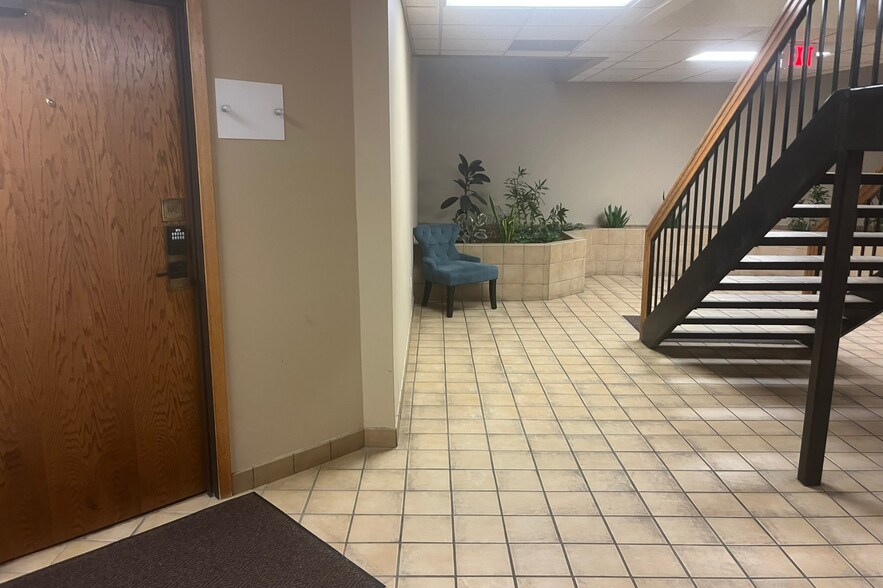 More Photos Of 6200-6250 Excelsior Blvd, Saint Louis Park Office For Lease