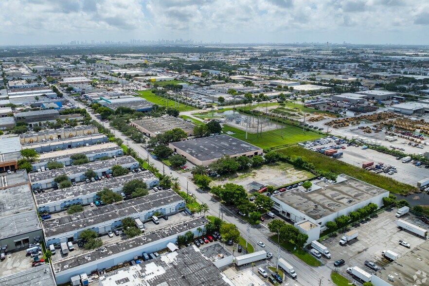 More Photos Of 6350-6370 NW 82nd Ave, Miami Light Manufacturing For Lease