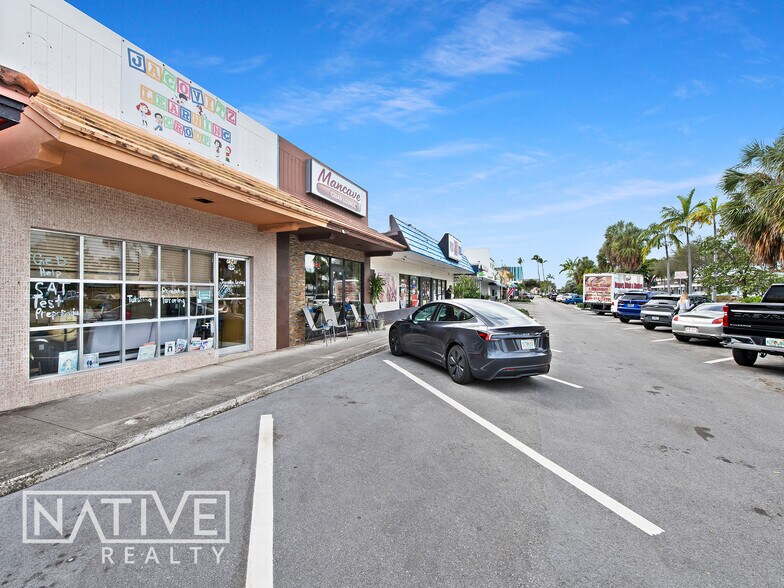 More Photos Of 2920-2940 E Commercial Blvd, Fort Lauderdale Storefront Retail Office For Lease
