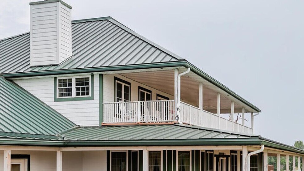More Photos Of 352 MO-245, Dadeville Horse Stables For Sale