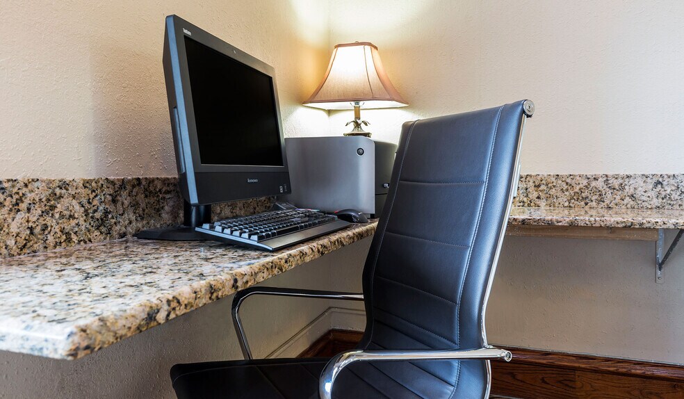 More Photos Of 2235 173rd St, Lansing Hotel For Sale