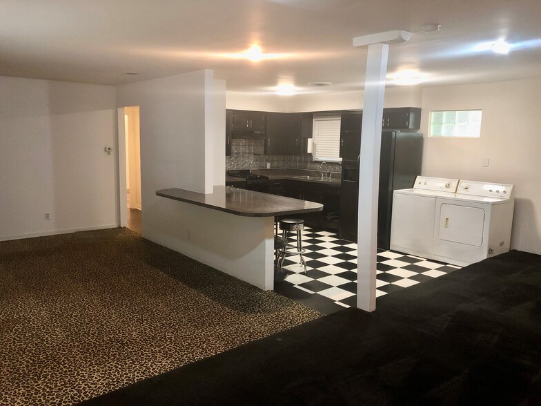 More Photos Of 2403 Sherwood Ln, Austin Multifamily For Sale