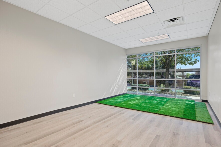 More Photos Of 4130 N Martin Luther King Blvd, North Las Vegas Office For Sale