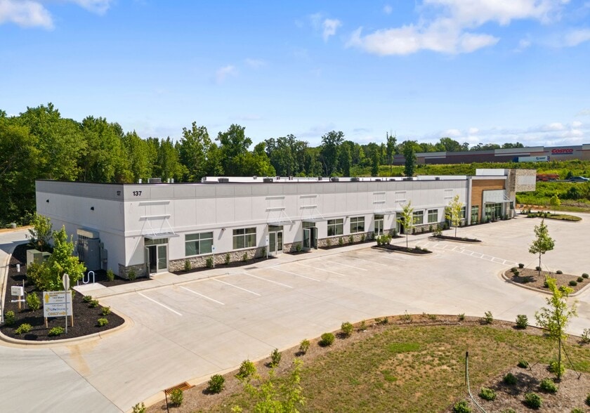 More Photos Of 137 Ebert Lane, Mooresville Flex For Lease