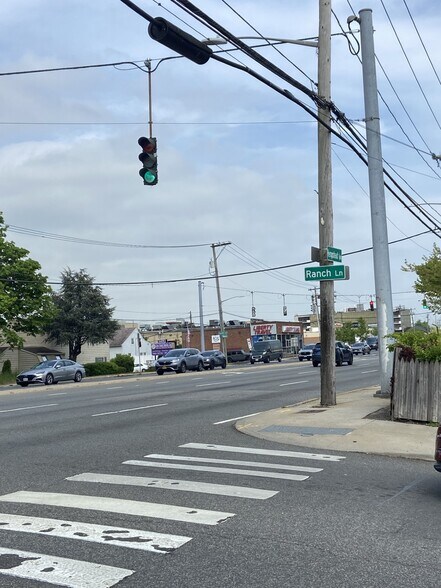 More Photos Of 1 Ranch Ln, Levittown Medical For Sale