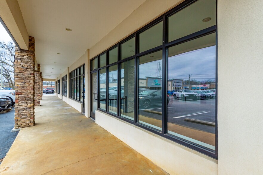 More Photos Of 8000 E Brainerd Rd, Chattanooga Unknown For Lease