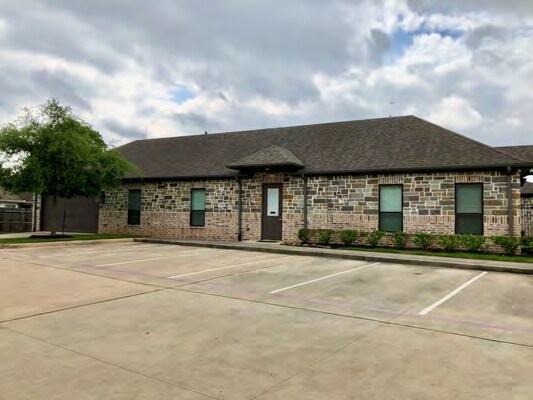 More Photos Of 32400 SH 249, Pinehurst Loft Creative Space For Lease