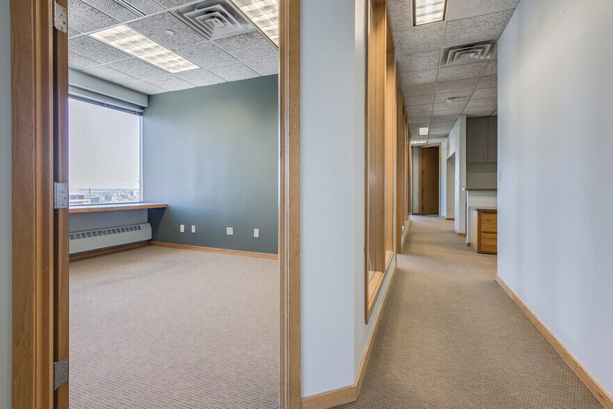 More Photos Of 431 S 7th St, Minneapolis Office Residential For Lease