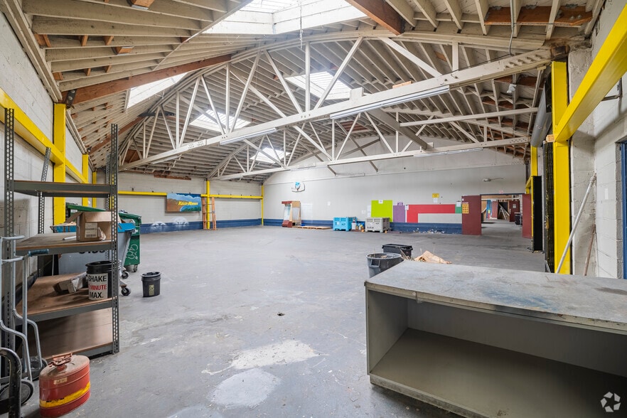 More Photos Of 4917 International Blvd, Oakland Freestanding For Sale