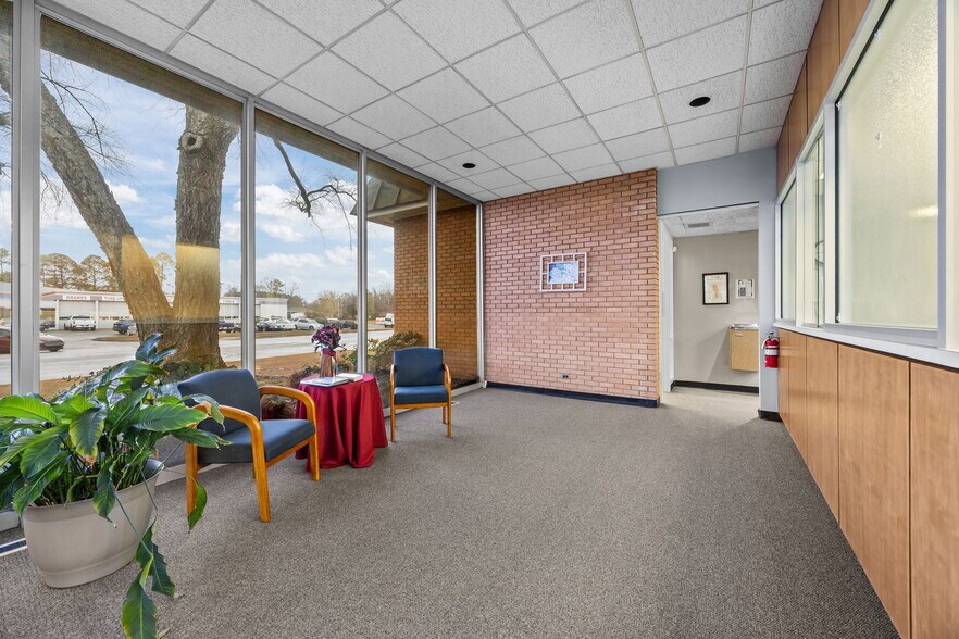 More Photos Of 508 Plaza Blvd, Kinston Office For Sale