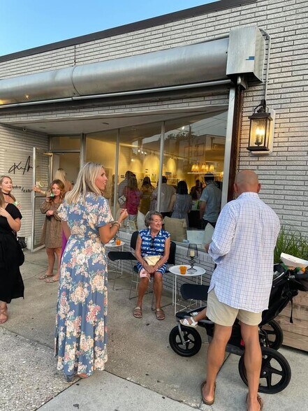 More Photos Of 902 S Castle St, Wilmington General Retail For Sale