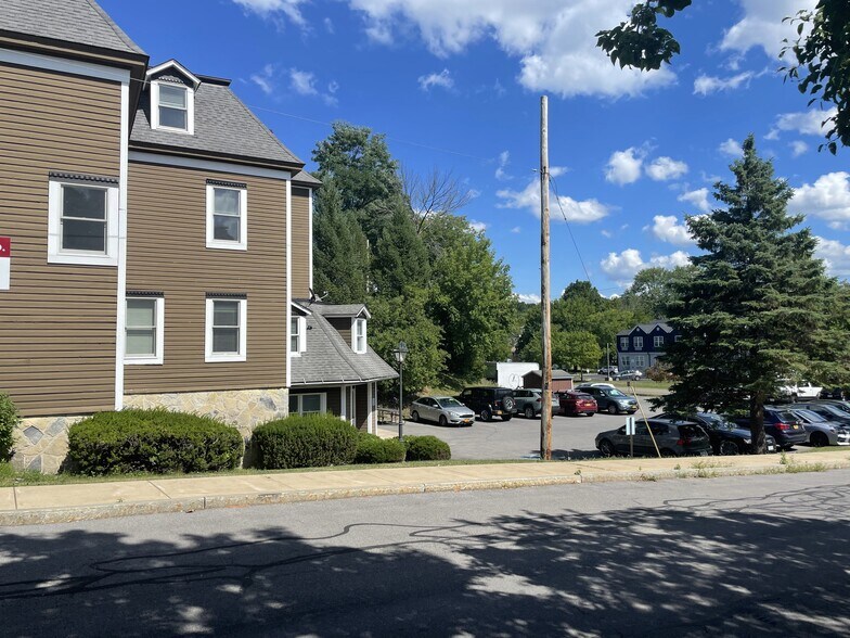 More Photos Of 100 E Seneca St, Manlius Office For Lease