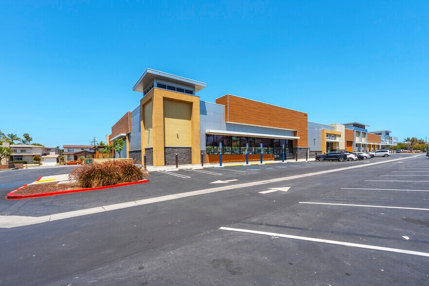 More Photos Of 4570-4580 Atlantic Ave, Long Beach Unknown For Lease