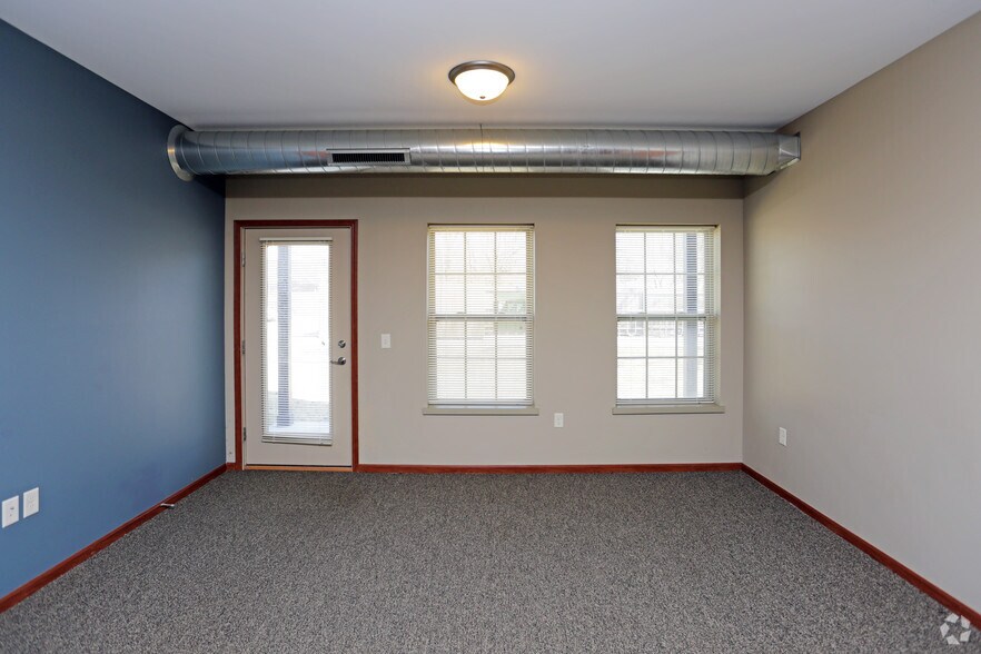 More Photos Of 906 10th St SE, Cedar Rapids Apartments For Sale